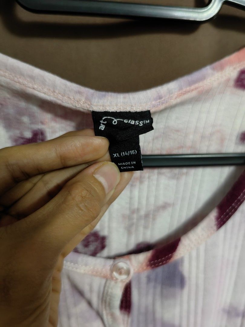 Art Class Dye Shirt (Category: Blouses) located in Malolos. Submitted by aemcloset (Listing ID 1464088715, Image 2). Description: Width 15 Length 20 Up to medium 34 bust Cotton stretch.