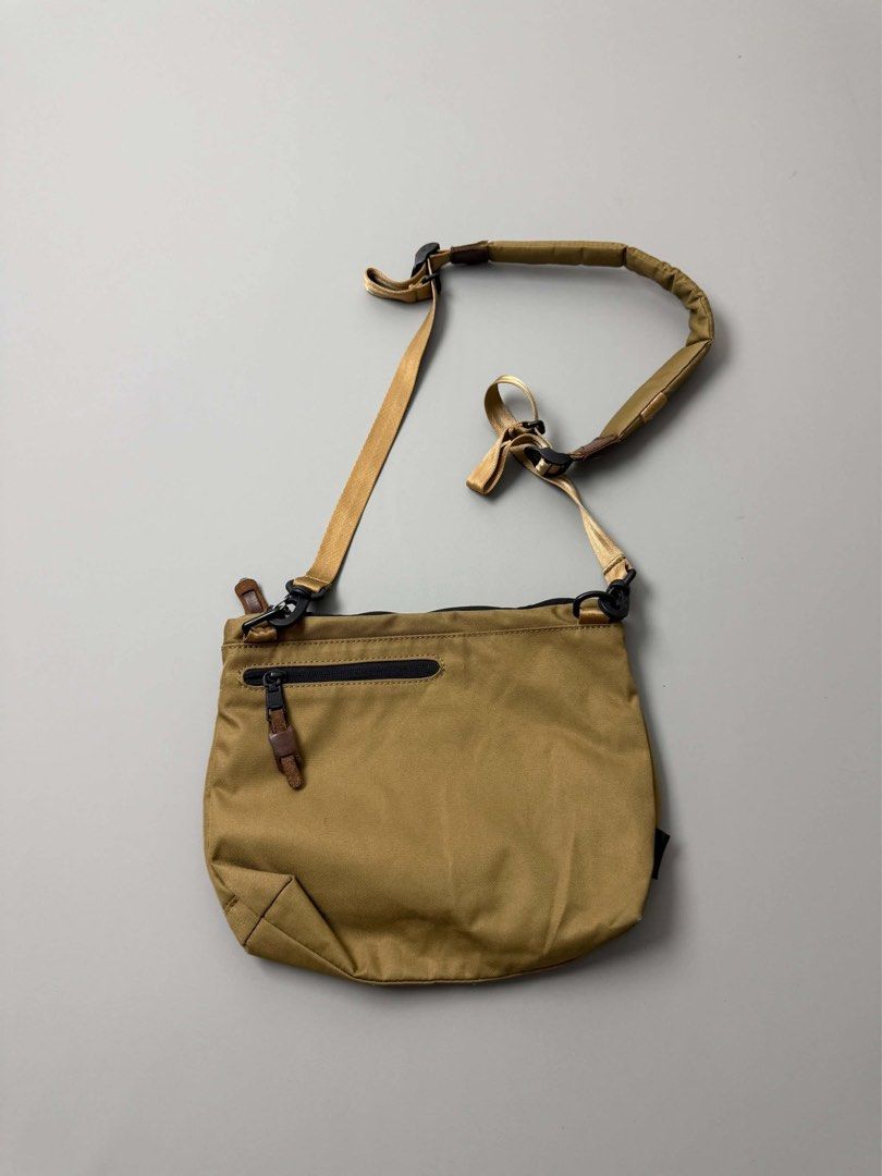 AS20V (Category: Shoulder Bags) located in Guagua. Submitted by sweetboyy (Listing ID 1464061326, Image 3). Description: AS20V CORDURA DOBBY 305D SACOCHE SHOULDER BAG.