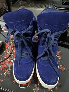 (Category: ) located in . Submitted by wear.next (Listing ID 1464051404, Image 1). Description: .