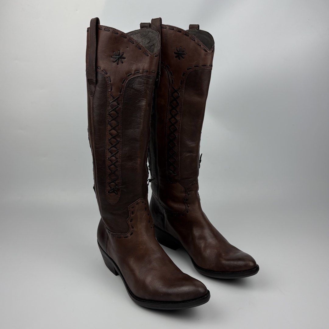 Ash Leather Western Cowboy Boots (Category: Boots) located in Bacolod City. Submitted by caast.archives (Listing ID 1464091302, Image 1). Description: Ash Leather Western Cowboy Boots Size: 37 fits 39 Condition: Excellent Flaw: None Vivienne Dior Gucci Prada Chanel Hermes .