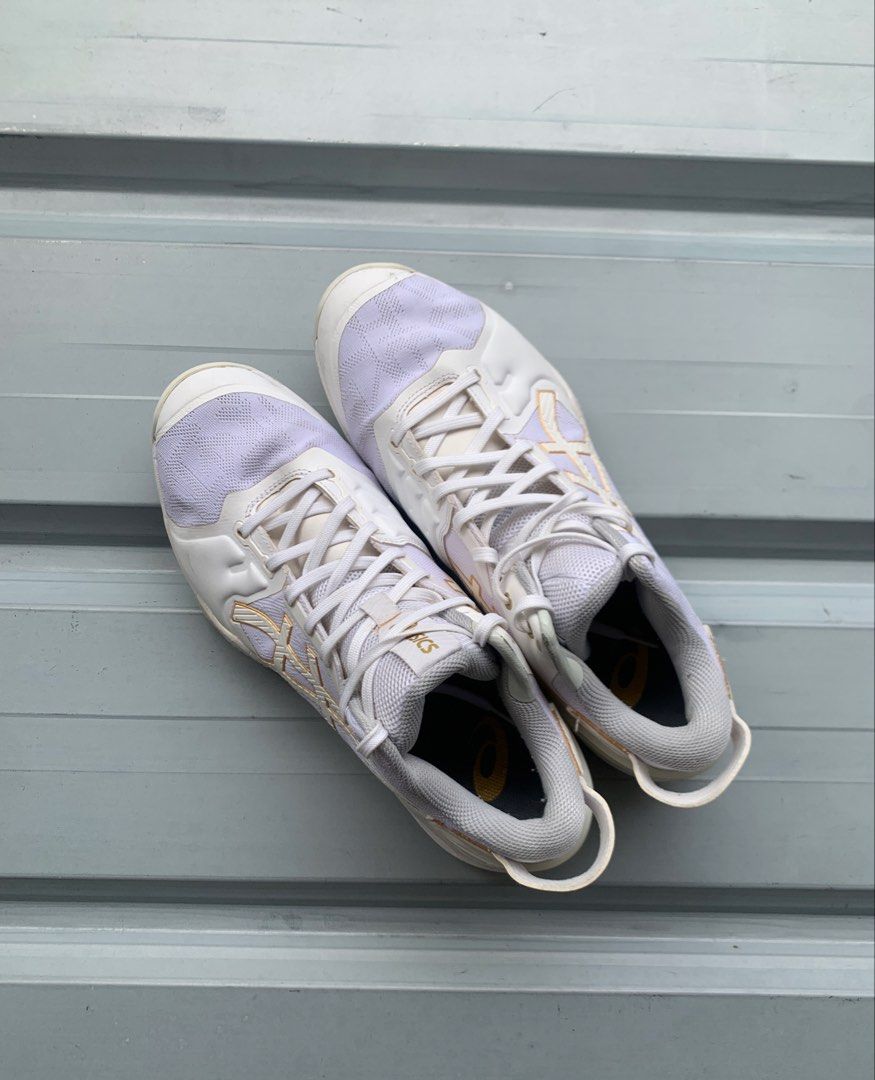 ASICS Gel Burst 26 (Category: Sneakers) located in Marikina City. Submitted by azaero (Listing ID 1464097672, Image 3). Description: Size Men’s US 11.5 / cm 29 / Euro 46 Good Condition Minor yellowish on outsole .