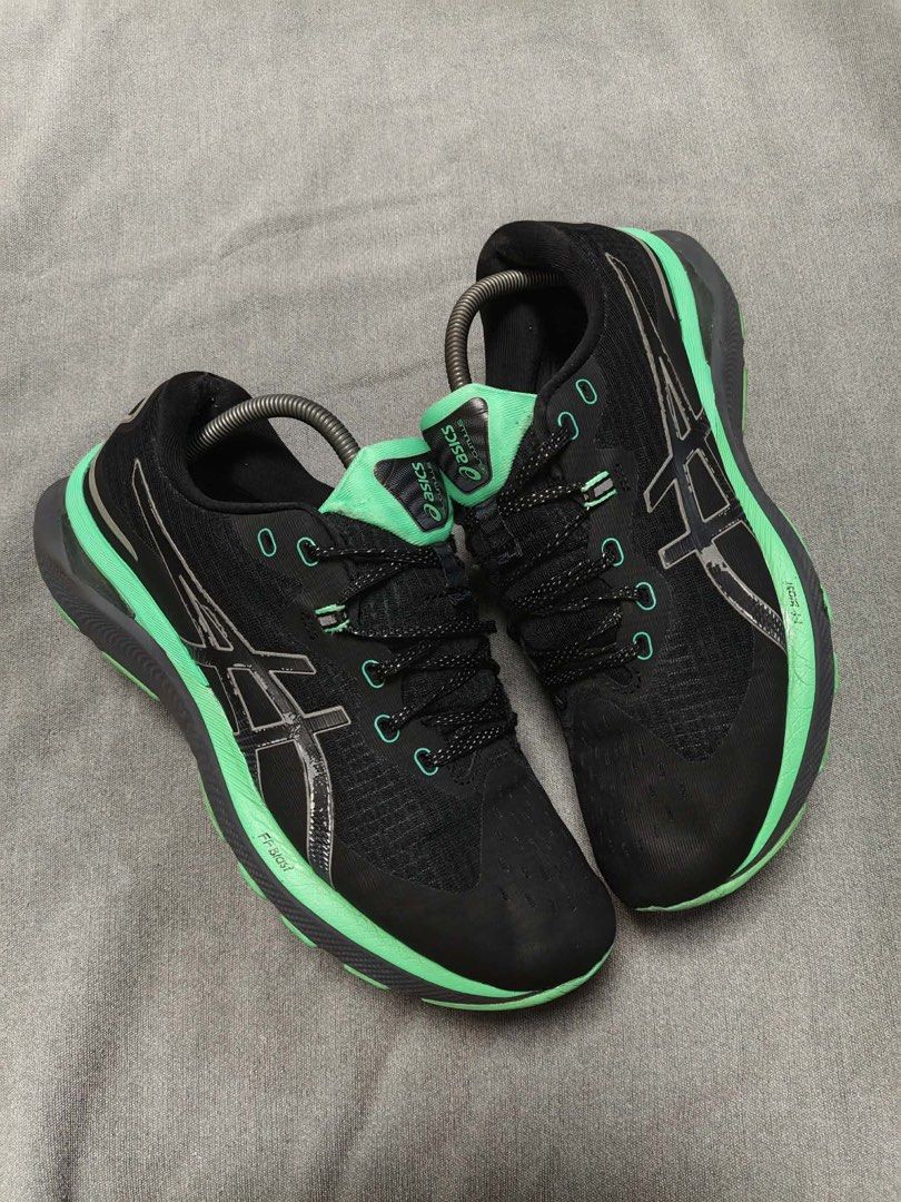 ASICS Gel-Cumulus 24 Lite-Show (Category: Sneakers) located in Cabuyao City. Submitted by ukaythriftshirt (Listing ID 1463948351, Image 1). Description: ASICS Gel-Cumulus 24 Lite-Show Excellent condition Super Kapit good for pickleball Us 9.5 Eur 43.5 Issue check last pic, repaired sock line and scratches - 1250.