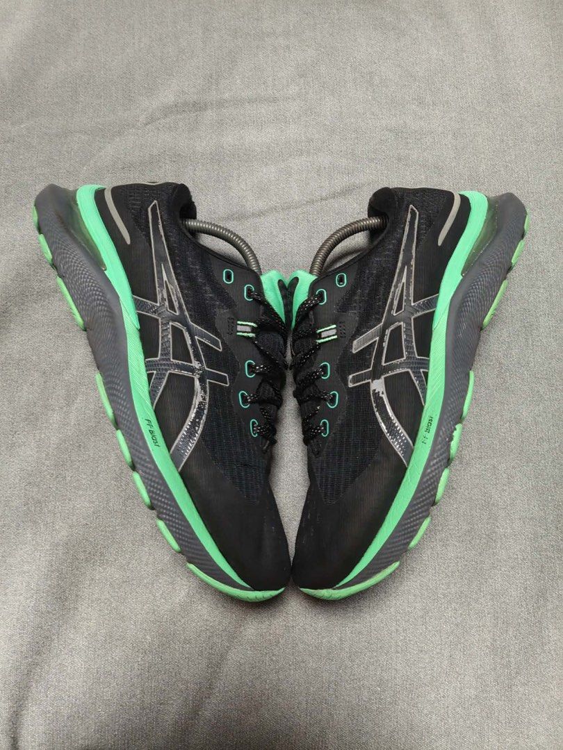 ASICS Gel-Cumulus 24 Lite-Show (Category: Sneakers) located in Cabuyao City. Submitted by ukaythriftshirt (Listing ID 1463948351, Image 2). Description: ASICS Gel-Cumulus 24 Lite-Show Excellent condition Super Kapit good for pickleball Us 9.5 Eur 43.5 Issue check last pic, repaired sock line and scratches - 1250.