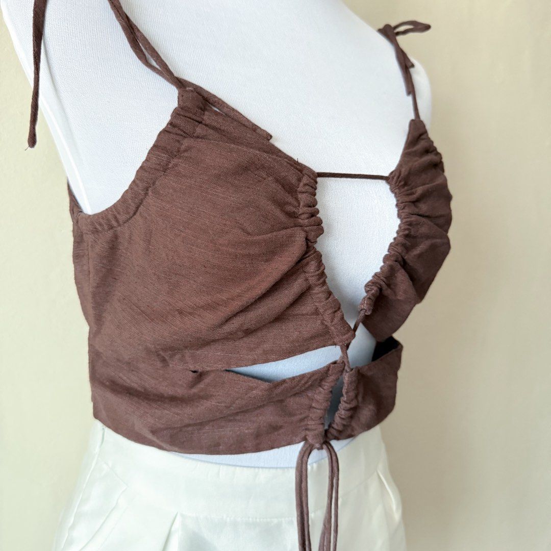 Asos Chocolate Brown Cut-Out Top (Category: Others Tops) located in Antipolo. Submitted by rosywardrobe (Listing ID 1463991915, Image 3). Description: 🎀 MAKE READING A HABIT 🎀 • No order form, no reservation! • Strictly 1 day reservation • Payment first before order processing • No return, No exchange • Don’t make an offer if you’re not 100% sure • No shipping every weekends — PAYMENT CHANNELS — • GCash • Gotyme • Maya • BDO • BPI • Unionbank —