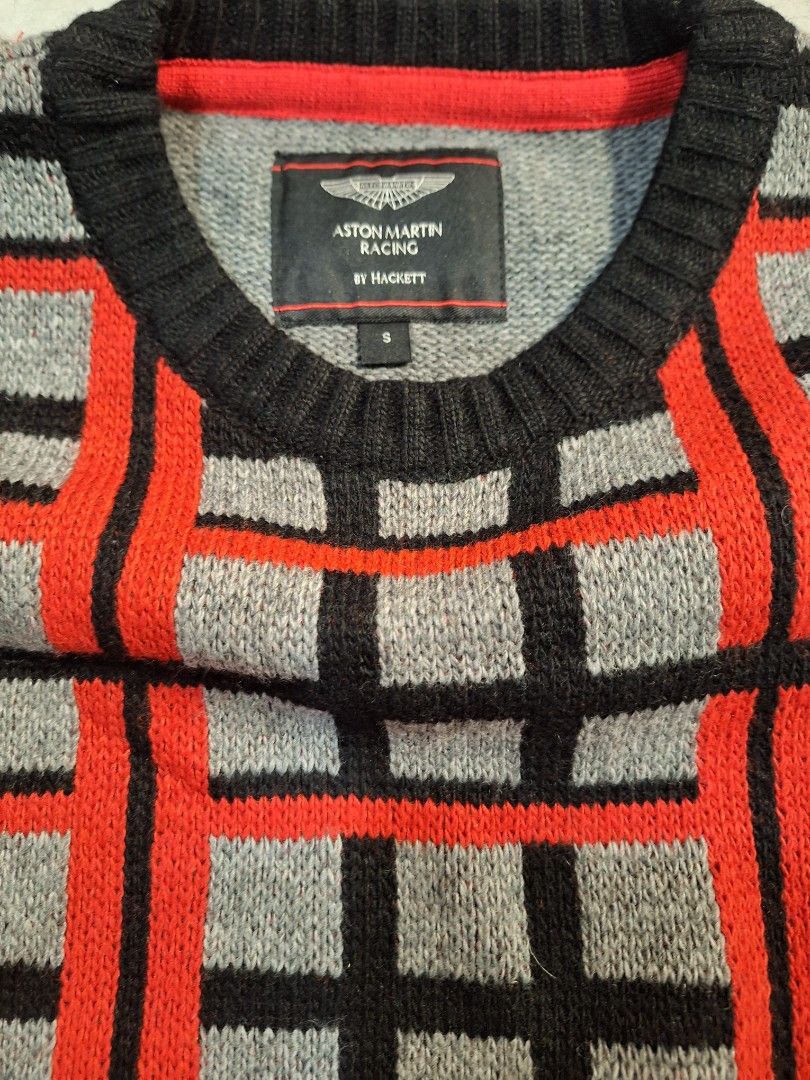 Aston Martin x Hackett knit sweater vest (Category: Vests) located in Santa Rosa. Submitted by pat0317 (Listing ID 1464025504, Image 2). Description: Aston Martin x Hackett knit sweater vest small - 19x24 xxl - 22x28 cod cop j&t lbc lalamove.