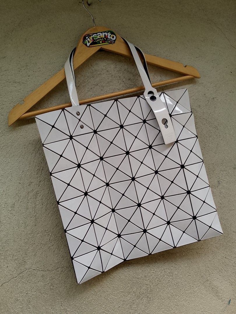 AUTHENTIC! BAO BAO ISSEY MIYAKE (Lucent Geometric) " (Category: Luxury Bags & Wallets) located in Danao, Cebu. Submitted by azaiahnere02 (Listing ID 1464106473, Image 2). Description: details are in first photo ‎measurements through tape measure ‎pm/dm for other details,issues or transactions ‎negotiable! 👊😁.