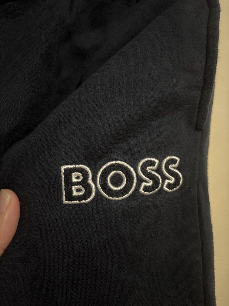 Authentic Hugo Boss Joggers (Category: Joggers) located in Muntinlupa City. Submitted by owrayttttt (Listing ID 1464017404, Image 3). Description: - Authentic Hugo Boss Joggers - Waistline 30-36 - Length is 40 - No issue - Complete tags - Frew shipping via j&t.