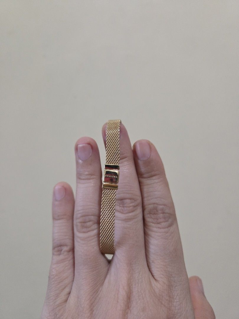 Authentic Pandora reflexion bracelet (Category: Bracelets) located in Naguilian. Submitted by impulsive.buyer02 (Listing ID 1463846628, Image 3). Description: 17 cm 14k gold plated Bought 11650php @ z*lora.