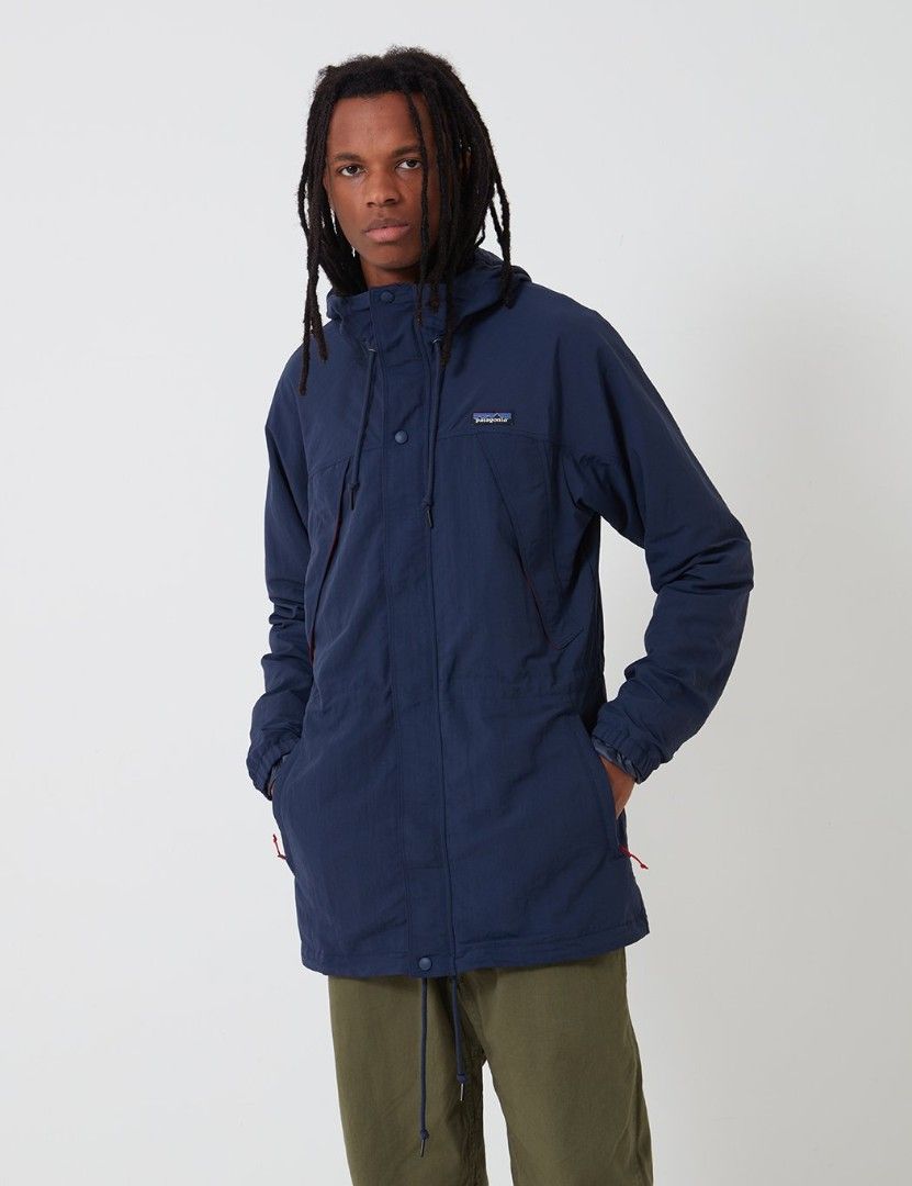 Authentic Patagonia Parka Jacket (Category: Coats, Jackets and Outerwear) located in Manila. Submitted by jaylordfermilan (Listing ID 1464021266, Image 1). Description: Cr:10/10 Dimes: 22x34 No issue as new condition.