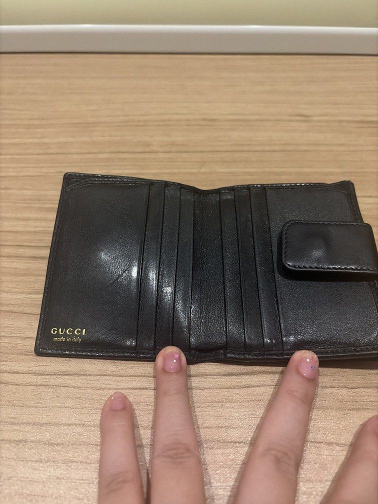 Authentic rare gucci bamboo wallet (Category: Wallets & Card holders) located in Quezon City. Submitted by theyellowbasket (Listing ID 1464102152, Image 3). Description: Authentic rare gucci bamboo wallet With minimal mold stains Signs of use .
