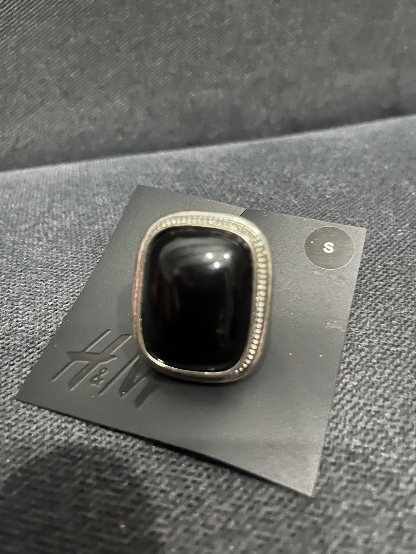 B1T1 - Small size - H&M statement rings (Category: Rings) located in Paranaque City. Submitted by regina_sy (Listing ID 1464052326, Image 2). Description: NO issues MOP: GCASH J&T Express delivery (SF c/o BUYER) * Parcel Drop-off (J&T Branch) Saturdays only. NO WW photo 📍MNL .