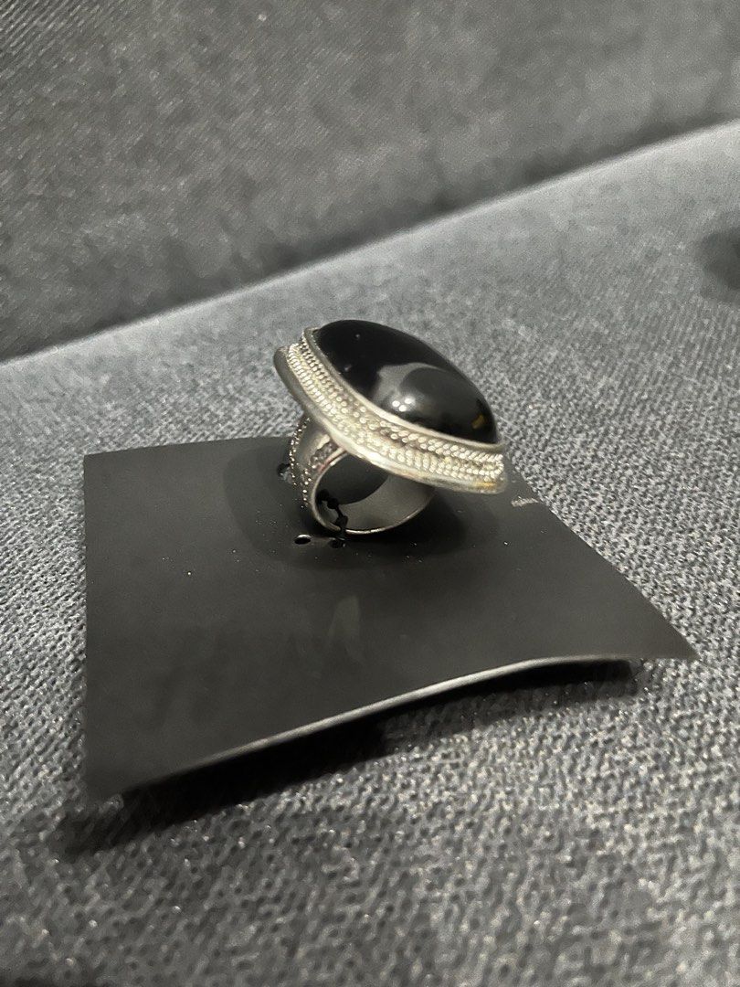 B1T1 - Small size - H&M statement rings (Category: Rings) located in Paranaque City. Submitted by regina_sy (Listing ID 1464052326, Image 3). Description: NO issues MOP: GCASH J&T Express delivery (SF c/o BUYER) * Parcel Drop-off (J&T Branch) Saturdays only. NO WW photo 📍MNL .