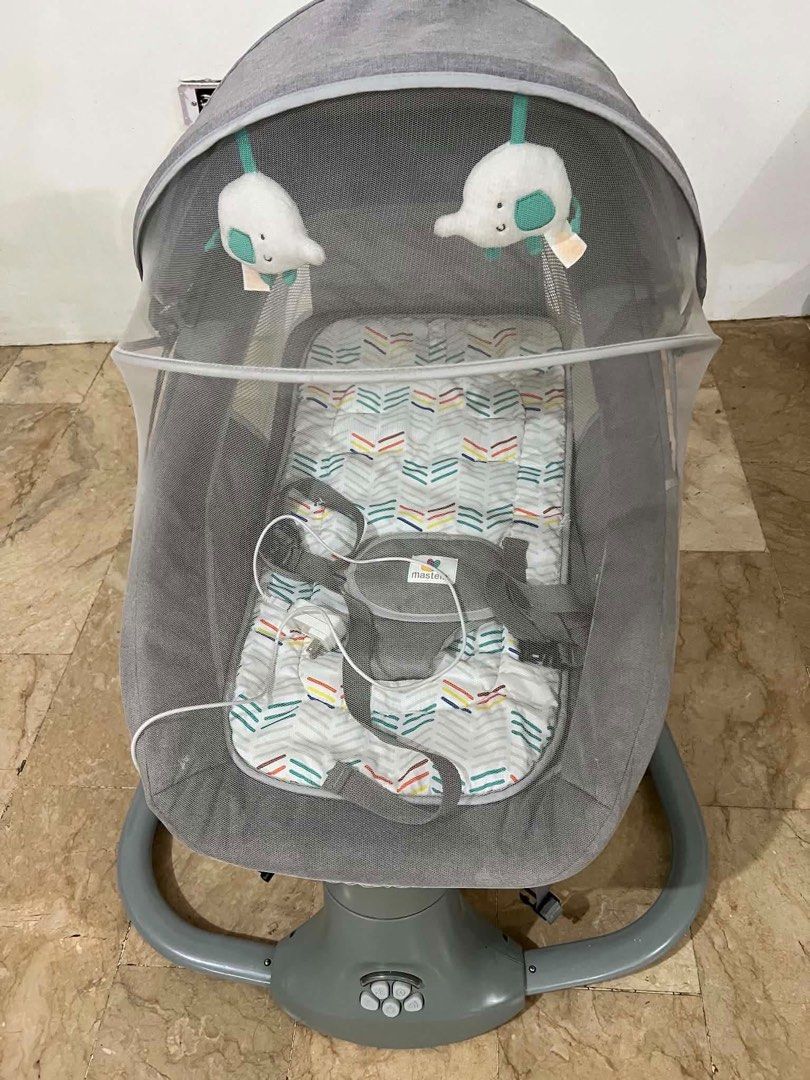 Baby Automatic Swing (Category: Infant Playtime) located in Makati City. Submitted by ontrend.withabi (Listing ID 1463954655, Image 1). Description: Babygro x Mastela Newborn Reclinable Automatic Snoozer Swing 📌Still working RFS: ayaw ni baby.