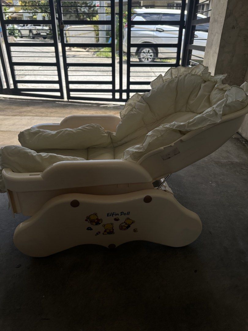 Baby swing (Category: Infant Playtime) located in Cainta. Submitted by shopbyyna (Listing ID 1463968967, Image 2). Description: Baby swing, rocker 3 levels of recline Suitable for infant to 1yr old From japan surplus Bedding washed already Lalamove or pickup only. .