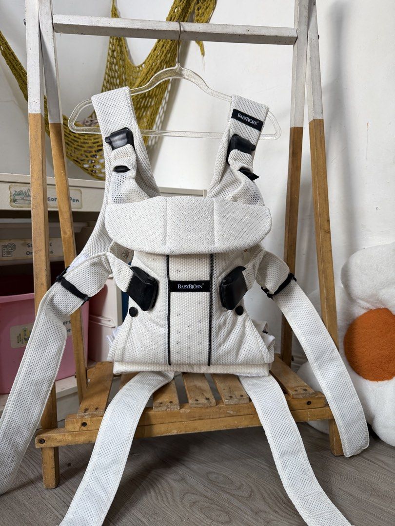Babybjorn One Air White (Category: Carriers & Slings) located in Santa Maria. Submitted by babyshowearph_official (Listing ID 1464092583, Image 1). Description: .