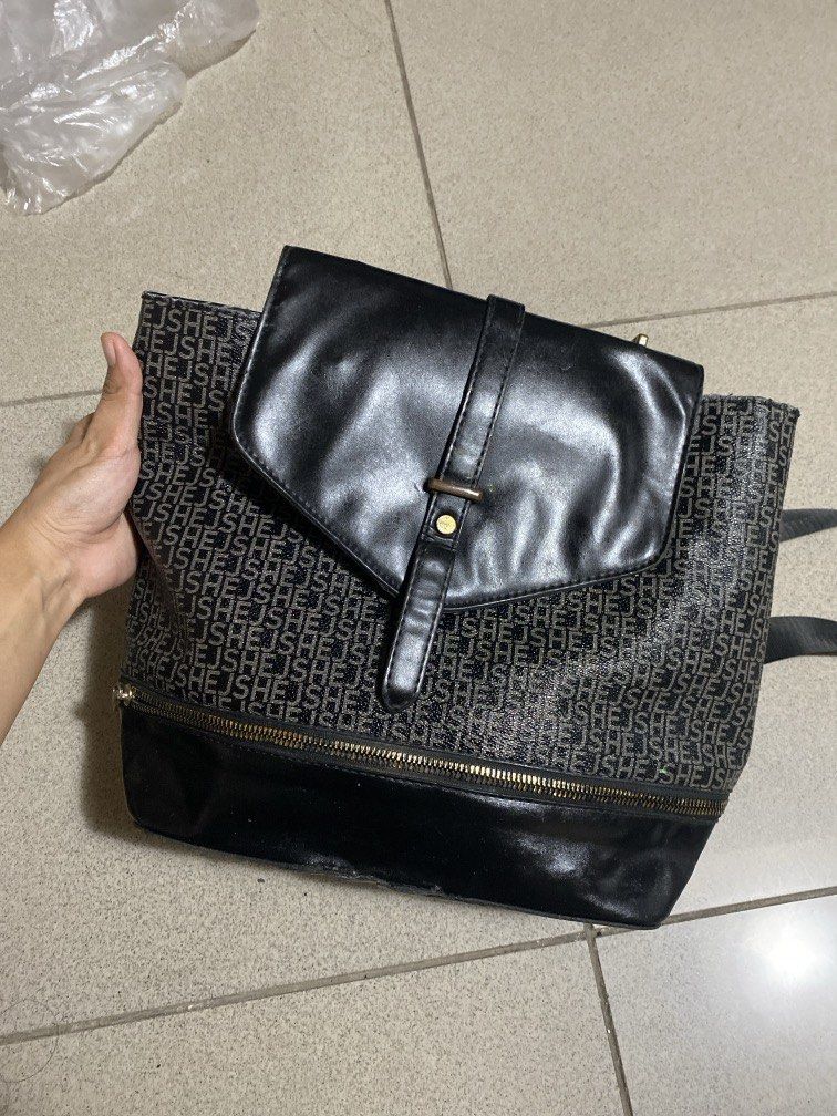 Backpack Black (Category: Backpacks) located in Dagupan City. Submitted by maryennie (Listing ID 1464003912, Image 1). Description: MINE FREE SA BUYER 2-3 items.