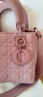 (Category: ) located in . Submitted by blush.impiana22 (Listing ID 1464085288, Image 1). Description: .