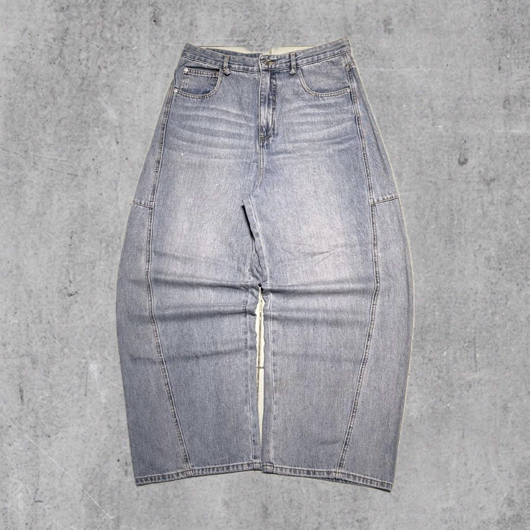 Baggy Balloon Denim Pants (Category: Jeans) located in Angeles City. Submitted by 5am.collective (Listing ID 1463971492, Image 1). Description: Baggy Balloon Denim Pants PHP 749 Only🏷️ Waist 33 Length 42 Leg Open 12 As New Condition💙.
