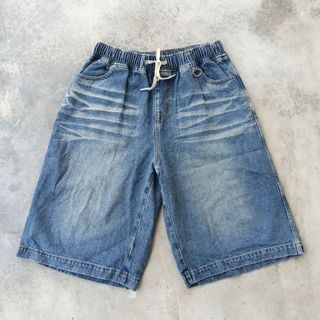 (Category: ) located in . Submitted by thrift_vibes (Listing ID 1463988149, Image 1). Description: .