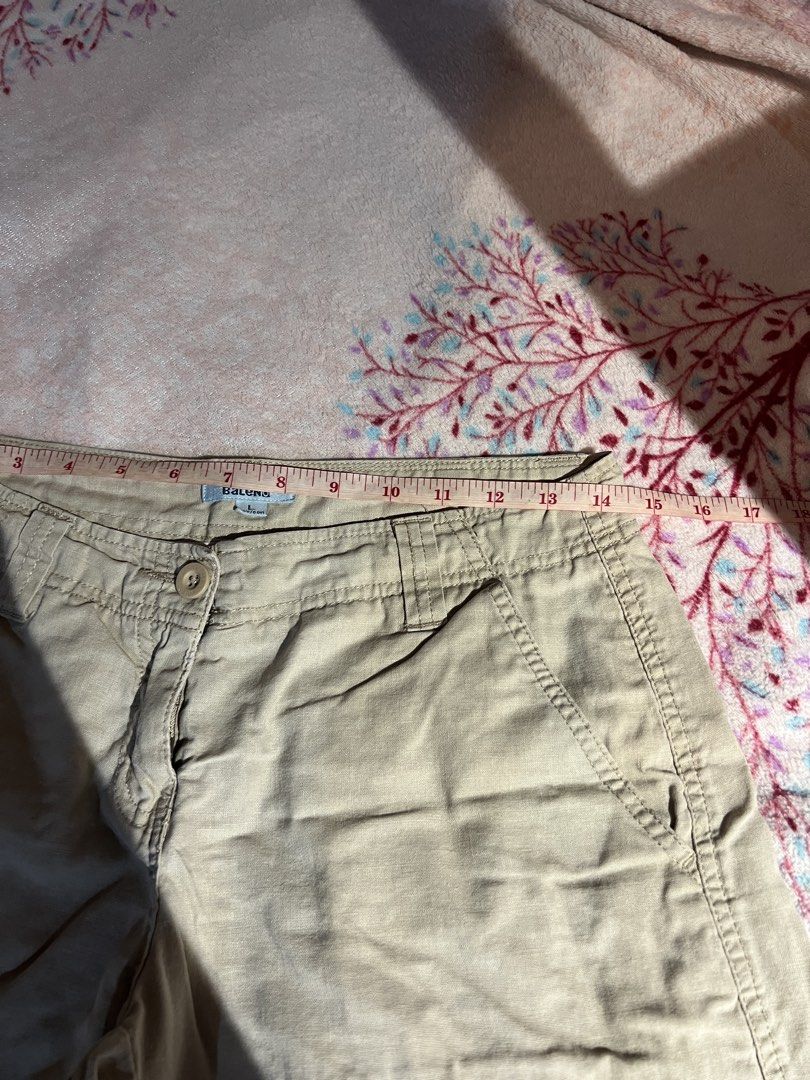 Baleno Khaki Cargo Shorts (Category: Shorts) located in Manila. Submitted by nissi.b (Listing ID 1463991189, Image 3). Description: - still in very good condition - good for xs to s body type - dm for ww pics - loc: sta. mesa, manila.