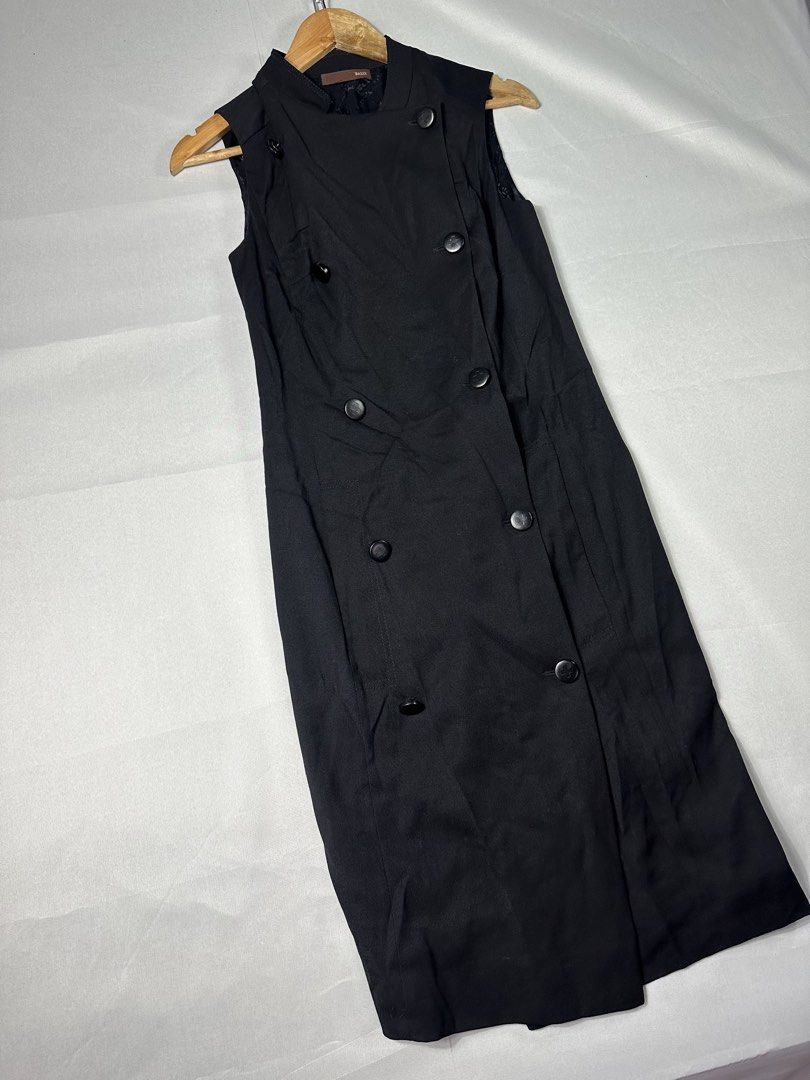 Bally Double Breasted Black Long Coat (Category: Luxury Apparel) located in Cabanglasan. Submitted by thefashiongarage.co (Listing ID 1463948114, Image 2). Description: Title - Vintage Bally Model/Name - Double Breasted Size on Tag - 38 (Small to Medium) Conditiion - Excellent as new with no major issue Dimension (WxLxH) - 16.5x41 Inches Category- Casual/ Outdoor Fitting - Slim Made in - Italy Material - 90% Wool/ 8% Nylon/ 2% Lycra Color - Black