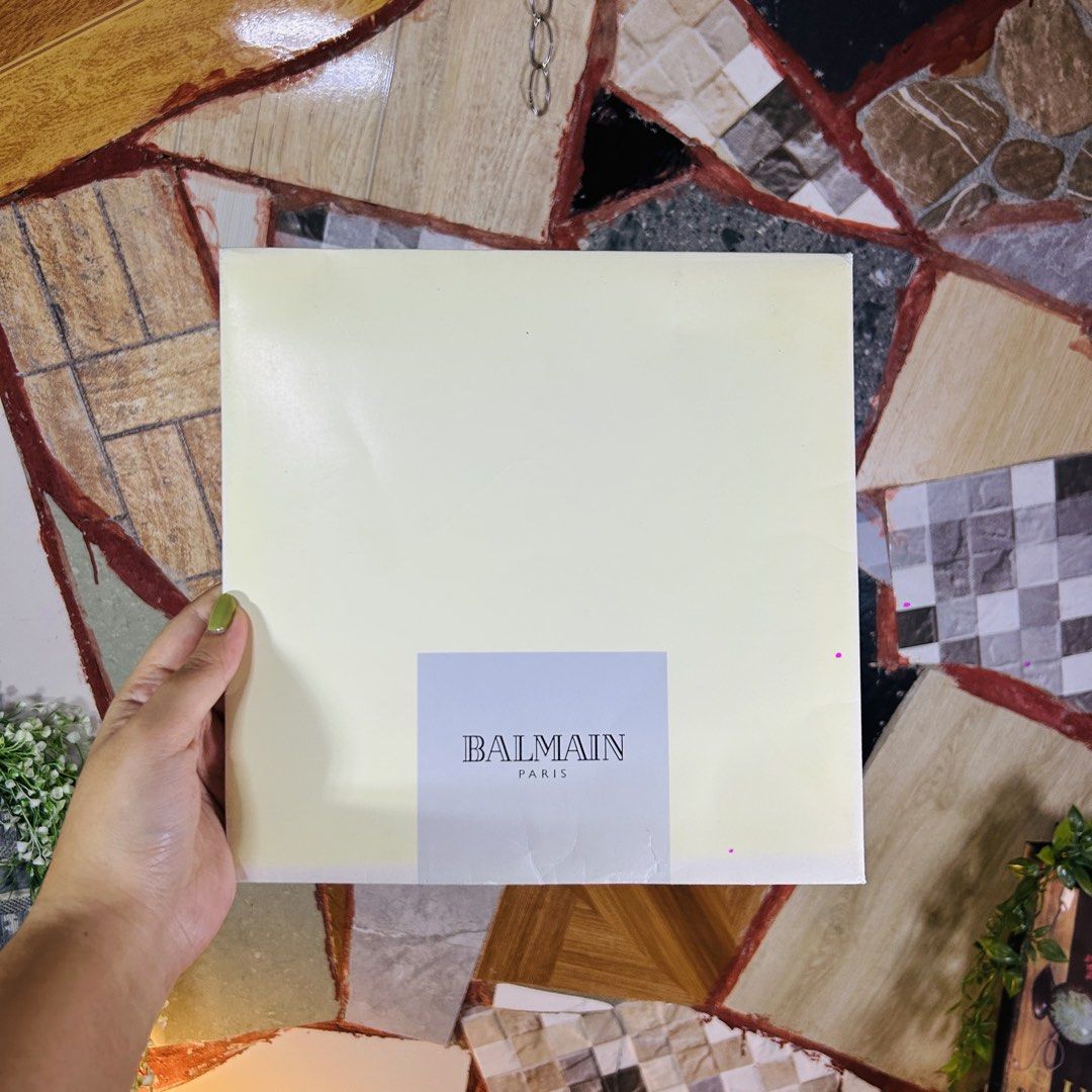 Balmain silk scarf (Category: Luxury Apparel) located in Baguio. Submitted by kckc_luxury (Listing ID 1464080535, Image 2). Description: 🌸 TINY PINK SPOTS ARE LENS DAMAGE, NOT CLOTH STAINS ————————— ❗️KINDLY READ BEFORE MAKING AN OFFER❗️ LISTING DETAILS size: width x length (inches):freesize condition: EXCELLENT --- MOP: Gcash / BPI MOD: J&T / JRS LOCATION: Baguio City --- NOTE: • Manage your expectations • Photos did not go under any edit but c