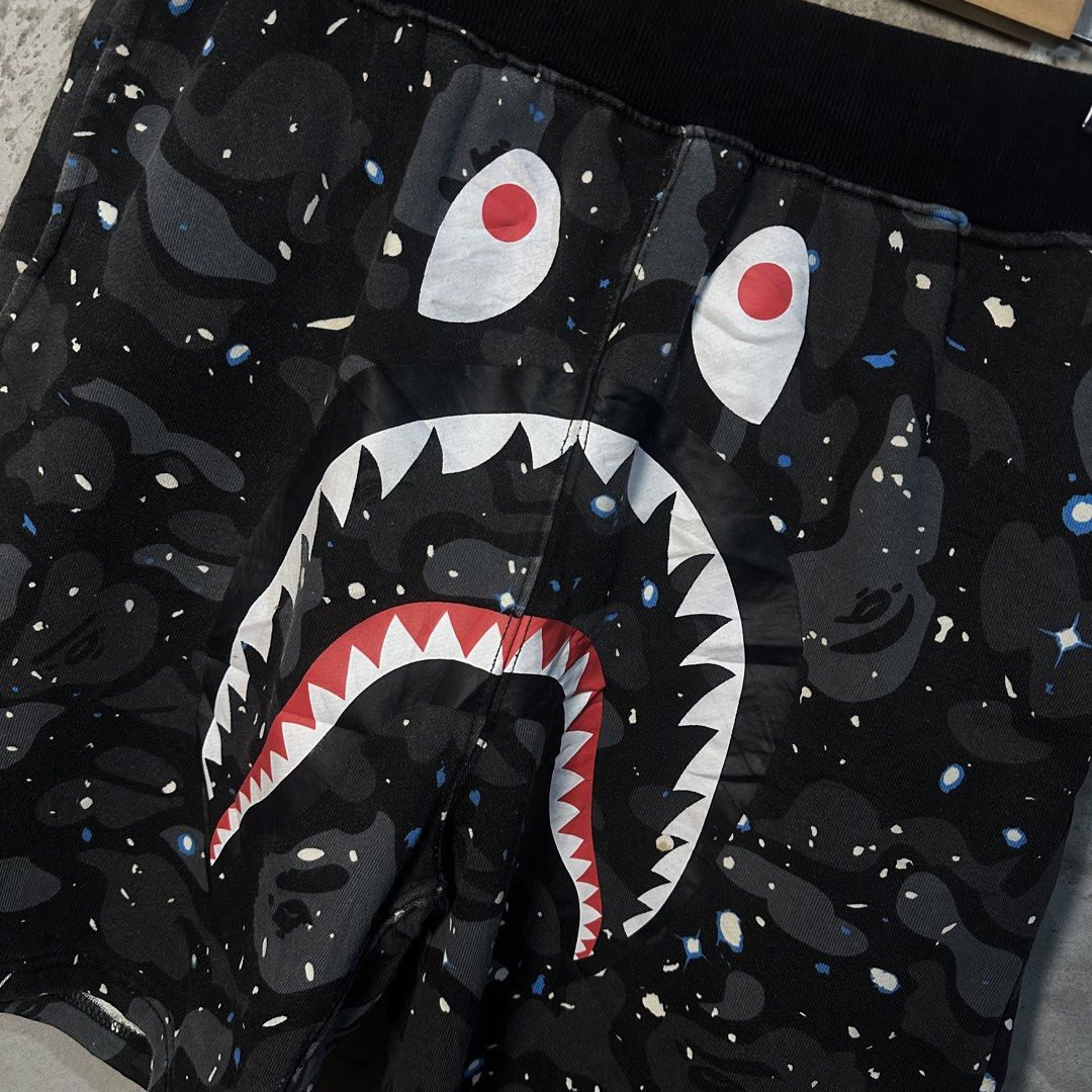 Bape space camo short (Category: Shorts) located in Quezon, Isabela. Submitted by guzzy.archive (Listing ID 1464071371, Image 3). Description: Off/legit Issue : none (need wash only) Prestine Condition Measurements: Waist: 29- 33 Length: 18 leghole: 11.5 649 + SF ONLY LOCATION: ISABELA, LUZON.
