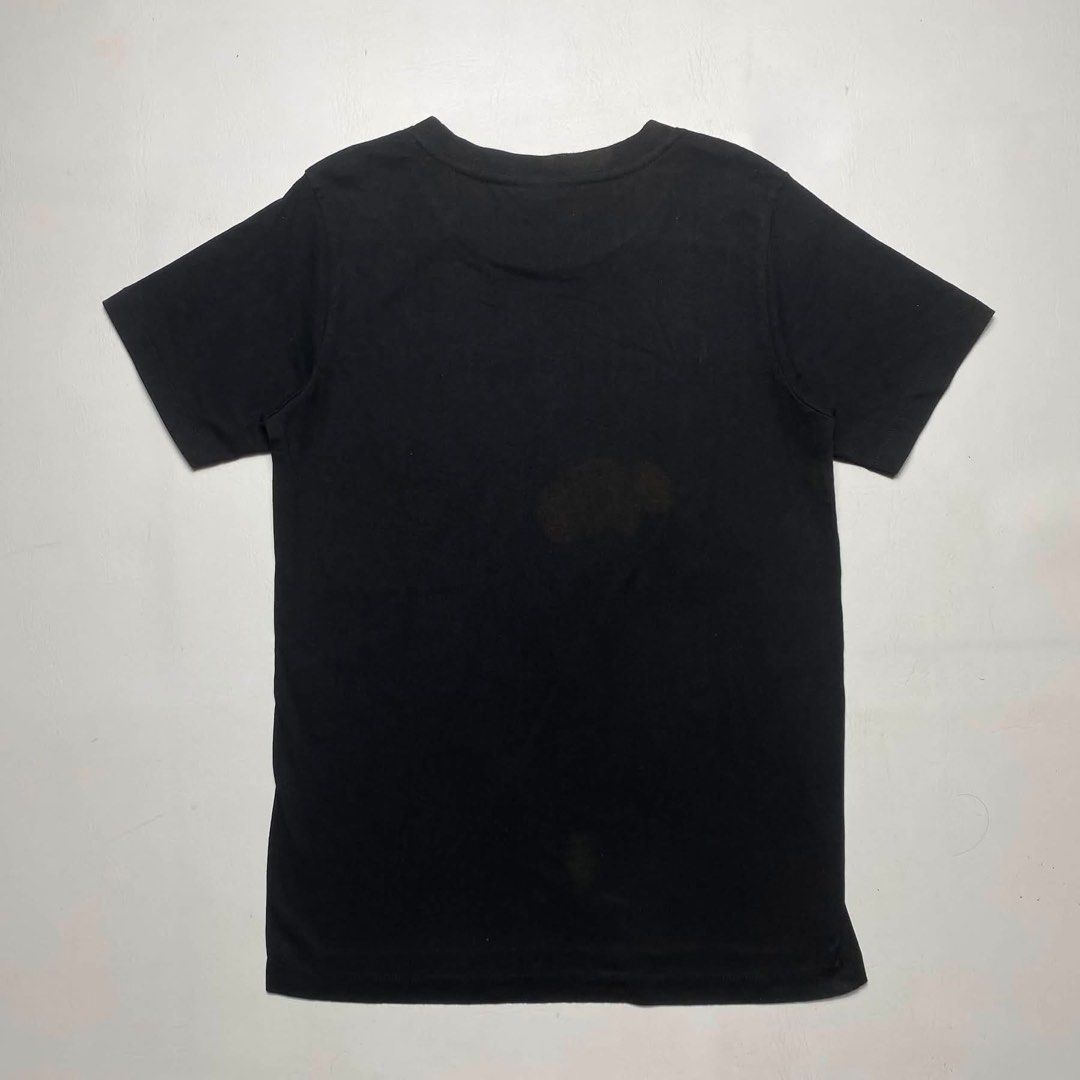 BAPE TEE WOMENS (Category: Tshirts & Polo Shirts ) located in San Fernando. Submitted by upwear.ph (Listing ID 1464080936, Image 3). Description: BAPE TEE WOMENS CONDITION: VERYGOOD SIZE : SMALL WOMENS DIMENSION: W17.5 x L25.5 ISSUE: SEE LAST PIC .