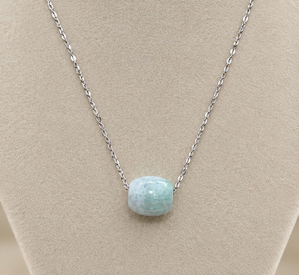 Jadeite Jade floating barrel pendant with slider chain (Category: Necklaces) located in Kalibo. Submitted by sunnysidegold (Listing ID 1463941806, Image 1). Description: Barrel Jadeite Floating pendant 12x13mm pendant size transluscent to light Free sf for 1k above purchase .