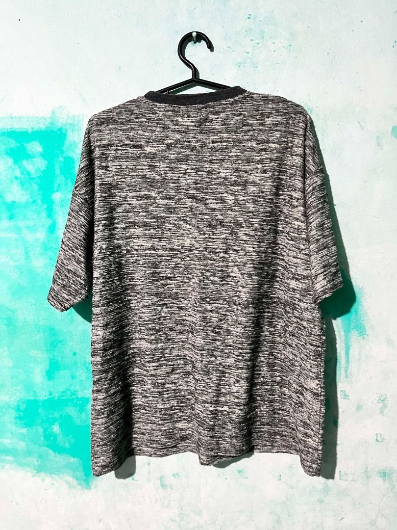 BEAMS T-shirt (Category: Tshirts & Polo Shirts ) located in Caloocan City. Submitted by archive404 (Listing ID 1463957965, Image 3). Description: BEAMS T-shirt W - 21 L - 26 Small On Tag Good Condition No Issues 🏷️ 200 + shipping fee.
