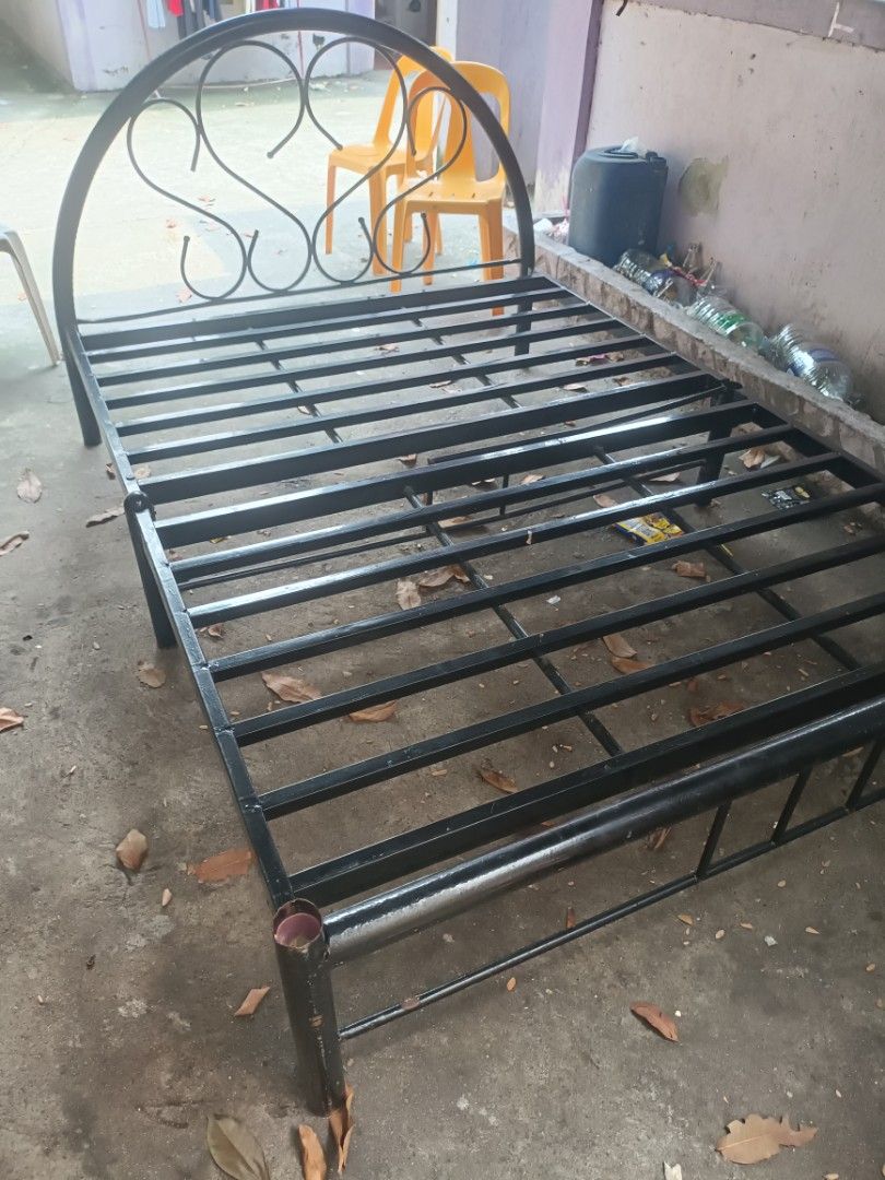 Bed frame (Category: Tables & Sets) located in Manila. Submitted by gj_rules27 (Listing ID 1464110805, Image 2). Description: bed frame queen size.