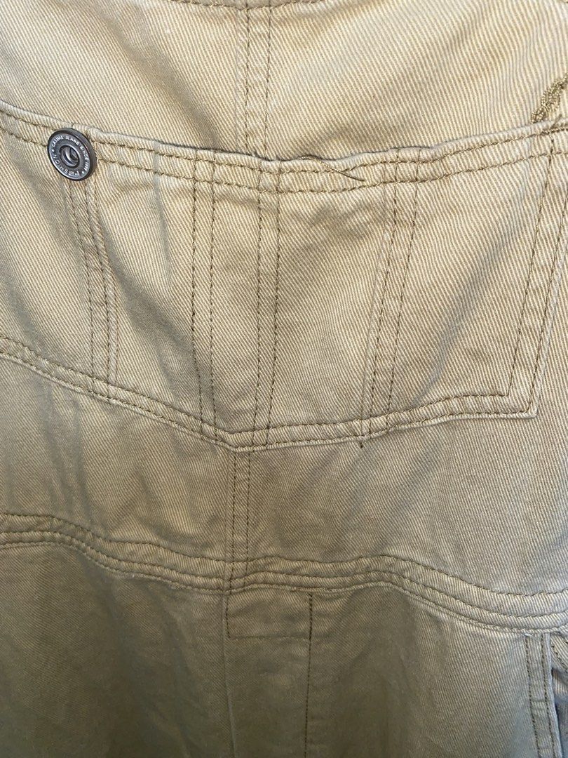 Beige Overall/Jumpsuit (Category: Jumpsuits) located in Antipolo. Submitted by chamm_424 (Listing ID 1464115405, Image 3). Description: Large (best fit xl) * Adjustable shoulder straps * Front bib pocket with button detail * Multiple pockets.