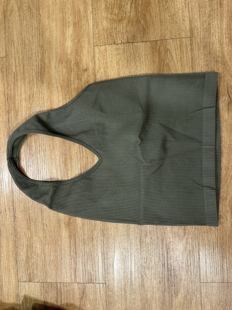 BENCH Halter Top (Category: Others Tops) located in Taguig. Submitted by fromtcloset (Listing ID 1464078745, Image 1). Description: .