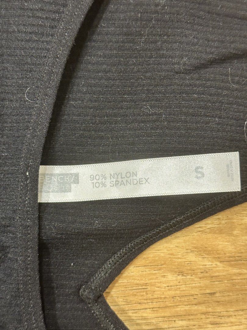 BENCH Halter Top (Category: Others Tops) located in Taguig. Submitted by fromtcloset (Listing ID 1464078848, Image 2). Description: .