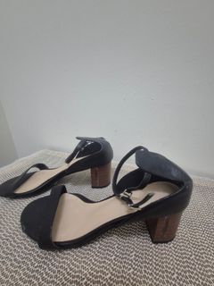 (Category: ) located in . Submitted by radicallypreloved (Listing ID 1463967383, Image 1). Description: .