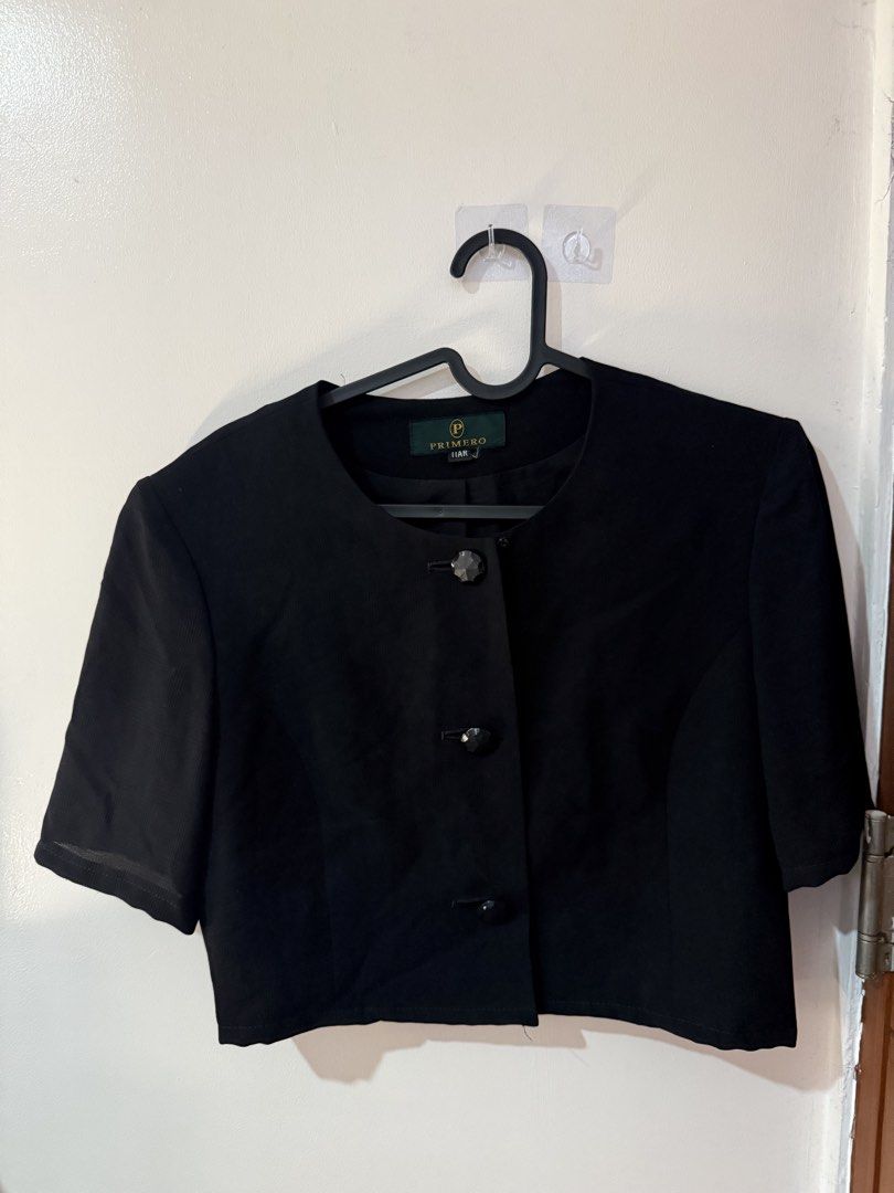 Black Cropped Button Up with Button Detail (Category: Blouses) located in Quezon City. Submitted by shuartcake (Listing ID 1464023087, Image 1). Description: - Black cropped blazer/button up - Short sleeves - With sleeve cushion inside.