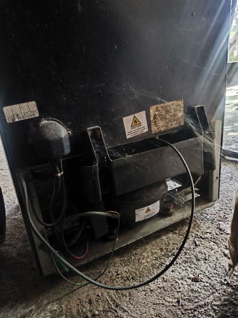 Black Mini Fridge (Category: Refrigerators and Freezers) located in Caloocan City. Submitted by silvercloud.a2e7c8 (Listing ID 1464031792, Image 1). Description: With issue di na lumalamig .