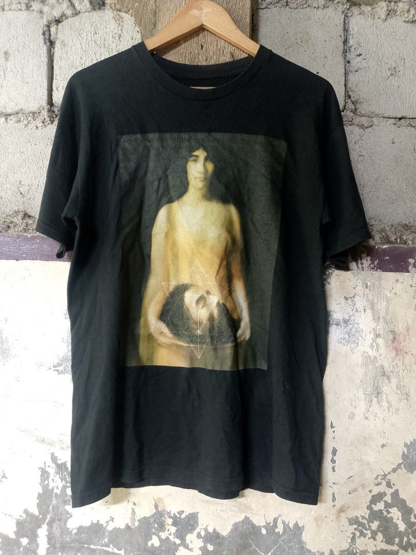 Black Scale Art Tee (Category: Tshirts & Polo Shirts ) located in Antipolo. Submitted by _justdropby.ph (Listing ID 1463988797, Image 2). Description: excellent condition medium on tag 28length 21width.