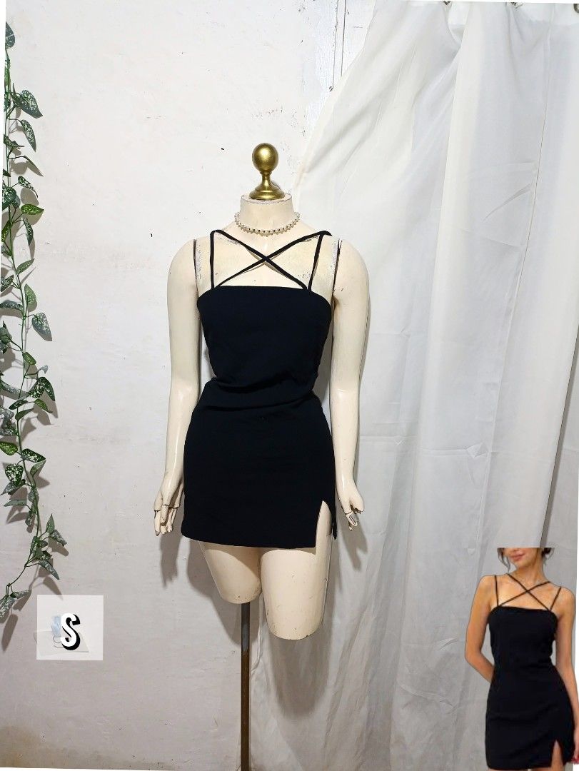 black sexy dress mini (Category: Dresses) located in Pateros City. Submitted by amj_amj (Listing ID 1463971185, Image 1). Description: .