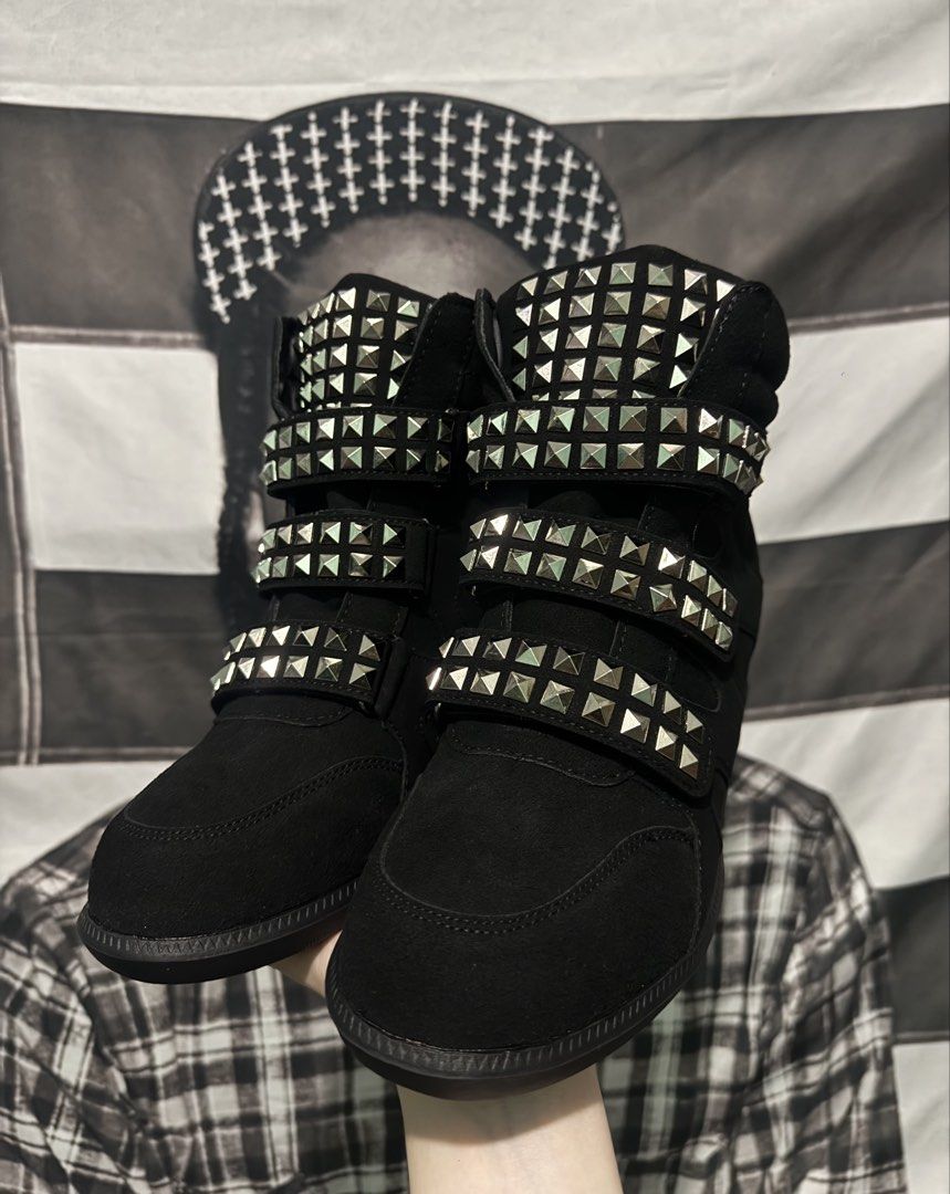 Black Studded Isabel Marant Wedge Sneakers (Not Auth) (Category: Wedges) located in Las Pinas. Submitted by ._.peyy (Listing ID 1464046335, Image 2). Description: ⛓️‍💥𝓟𝓻𝓮-𝓞𝓻𝓭𝓮𝓻 ⛓️‍💥𝓦𝓸𝓶𝓮𝓷𝓼 𝓢𝓲𝔃𝓮 𝓞𝓷𝓵𝔂 ⛓️‍💥𝓛𝓲𝓶𝓲𝓽𝓮𝓭 𝓢𝓽𝓸𝓬𝓴𝓼 𝓞𝓷𝓵𝔂 ⛓️‍💥𝓓𝓶 𝓯𝓸𝓻 𝓘𝓷𝓺𝓾𝓲𝓻𝓲𝓮𝓼 💌.