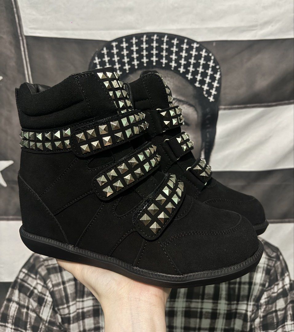 Black Studded Isabel Marant Wedge Sneakers (Not Auth) (Category: Wedges) located in Las Pinas. Submitted by ._.peyy (Listing ID 1464046335, Image 3). Description: ⛓️‍💥𝓟𝓻𝓮-𝓞𝓻𝓭𝓮𝓻 ⛓️‍💥𝓦𝓸𝓶𝓮𝓷𝓼 𝓢𝓲𝔃𝓮 𝓞𝓷𝓵𝔂 ⛓️‍💥𝓛𝓲𝓶𝓲𝓽𝓮𝓭 𝓢𝓽𝓸𝓬𝓴𝓼 𝓞𝓷𝓵𝔂 ⛓️‍💥𝓓𝓶 𝓯𝓸𝓻 𝓘𝓷𝓺𝓾𝓲𝓻𝓲𝓮𝓼 💌.