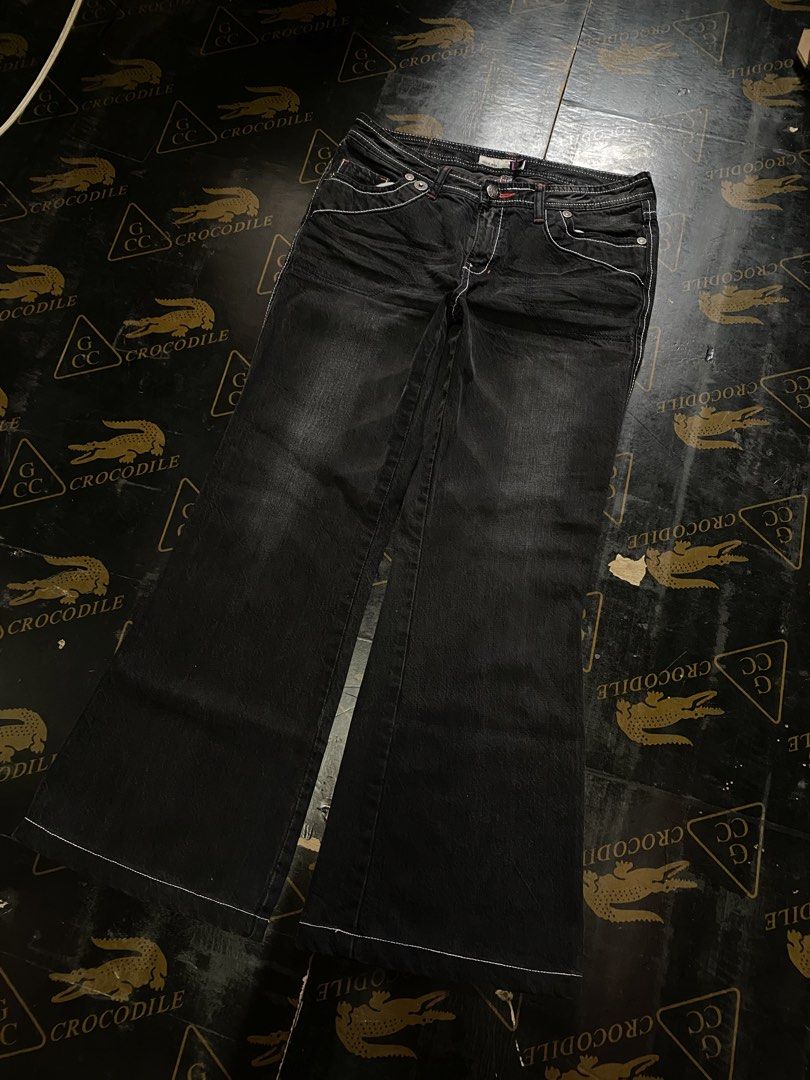Black Washed Flared pants (Category: Jeans) located in Davao. Submitted by rovicbaguio8060 (Listing ID 1463994621, Image 1). Description: Good for mens also.
