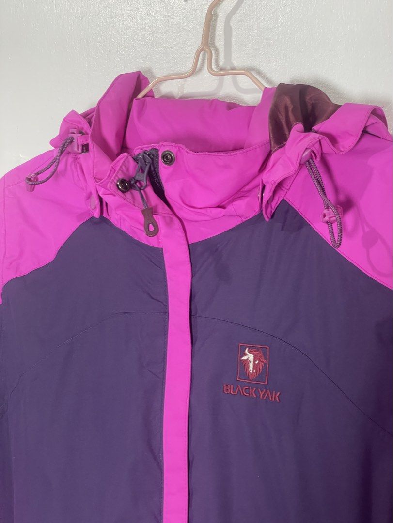 Black Yak Gorpe Hiking Jacket (Category: Coats, Jackets and Outerwear) located in Tuguegarao City. Submitted by ziggerryy (Listing ID 1464116217, Image 2). Description: No flaws. No holes Fits M-L Unisex.