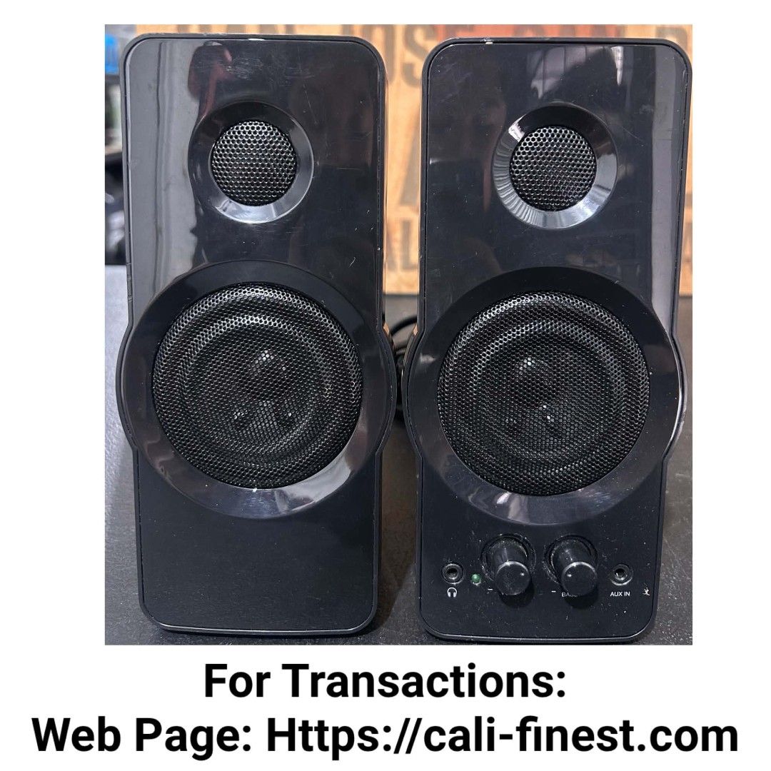 Blackweb Multimedia Computer Speaker (Category: Soundbars, Speakers & Amplifiers) located in Pasig City. Submitted by califinestcollectibles (Listing ID 1464011055, Image 1). Description: Blackweb Multimedia Computer Speaker EL#589 No Box 110 volts (Need Transformer) Model: BWA15O110 Issue: Minimal Scratches but not affected the performance Original/Authentic From USA Actual and detailed pictures are posted Pick up at one oasis condominium ortiga