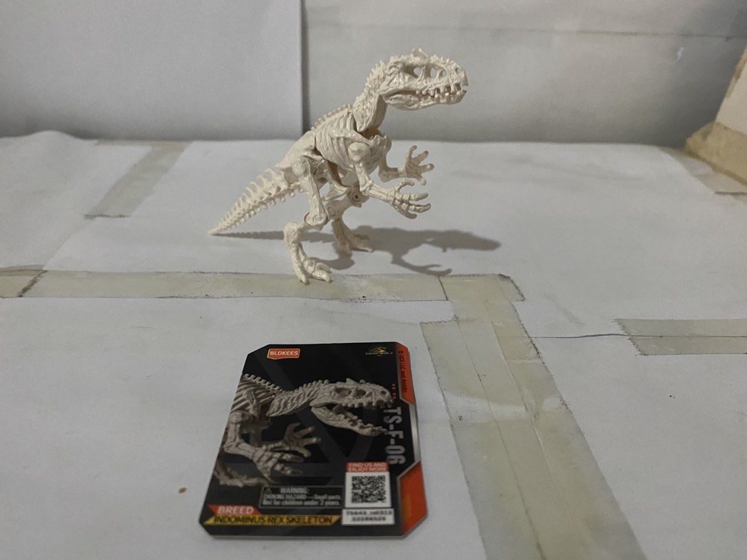 Blokees Jurassic World (Category: Designer & Blind Box Toys) located in Paranaque City. Submitted by raon19 (Listing ID 1463945430, Image 2). Description: Assorted Jurassic World Terraventure to be sold at P150 each. No more box. Includes: - Indominus Rex w/ Triceratops parts - Indominus Rex Skeleton - T-Rex legs RFS: Impulse buy/Not satisfied with pull. Payment via GCash or BPI Meet-up within Merville Park Subdivision, Paranaque and satellite vi