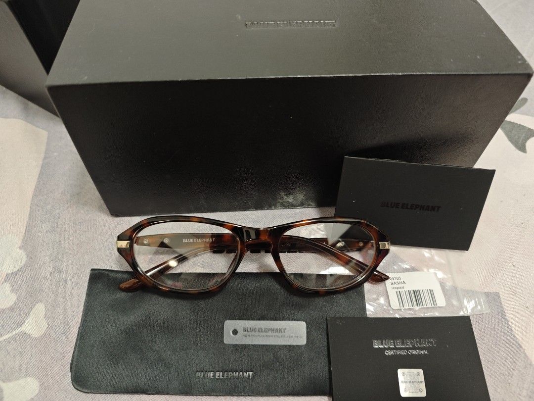Blue Elephant Tortoiseshell Eyeglasses (Category: Sunglasses & Eyewear) located in Manila. Submitted by mimi_catt (Listing ID 1464065772, Image 1). Description: - Brand: Blue Elephant - Style: Eyeglasses - Frame Pattern: Tortoiseshell - Includes: Original box, cleaning cloth, authenticity cards - Features: Suitable for everyday wear or as a fashion statement - Customization: Ready to be fitted with your prescription lenses.