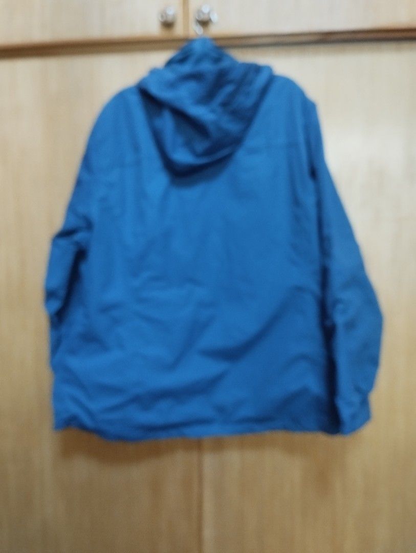 Mountain Warehouse Waterproof Jacket (Category: Activewear) located in Baguio. Submitted by katgon2016 (Listing ID 1464008972, Image 2). Description: - Blue hooded jacket - Lightweight material, ideal for wind and light rain - Full zip front closure - Two zippered side pockets - Breathable mesh lining inside - Zipper pulls feature a small square logo - Great for outdoor activities.
