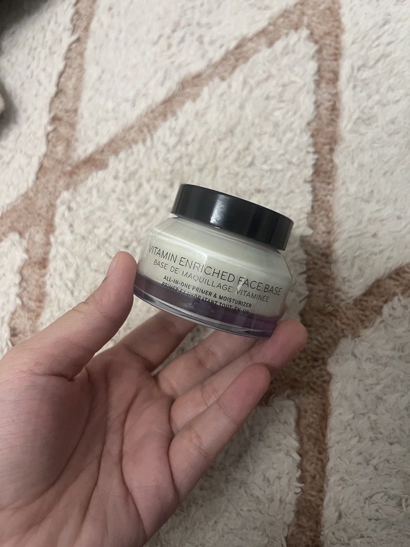 Bobbi Brown Vitamin Enriched Face Base Primer 50ml (Category: Makeup) located in Cagayan de Oro. Submitted by simplydecluttering_makeup (Listing ID 1463990182, Image 1). Description: NEVER USED. I can provide proof that I have another one (that I barely made a dent din because of how long-lasting this is!). It will make your makeup look flawless! Very moisturizing, too, without the heavy feeling! OG price of 50ml is around 3600+ so this is super 
