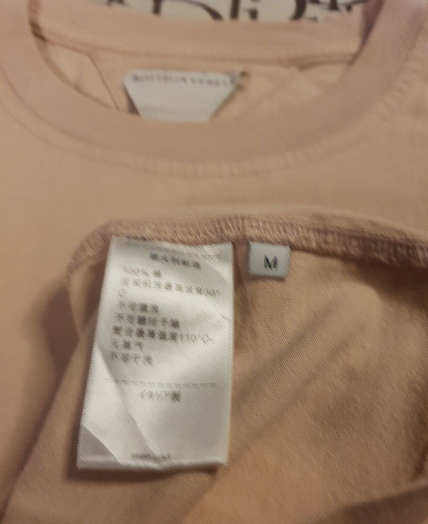 Bottega venetta khaki/brown tshirt (Category: Tshirts & Polo Shirts ) located in San Fernando. Submitted by retro.district. (Listing ID 1464121762, Image 3). Description: - Bottega venetta brown/khaki - Size: Medium - Condition: Excellent - no issue - Color Rate: 9.5/10.