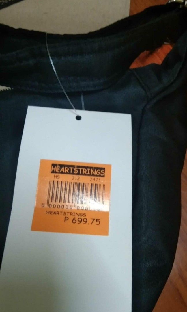 brand new Heartstrings bag (Category: Cross-body Bags) located in Muntinlupa City. Submitted by freestone_d54257 (Listing ID 1464091256, Image 3). Description: For fast transactions dm at Aling Maria fb acct.